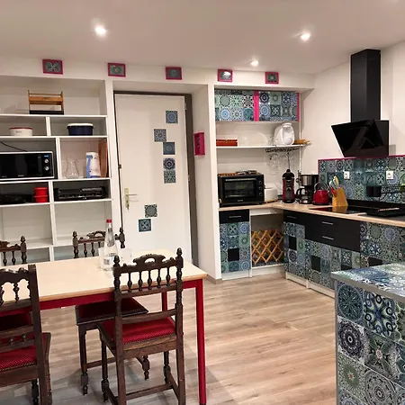 Le Charme Proche Des Thermes شقة